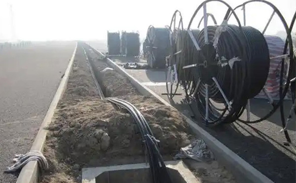 现代通信网络建设指南：秦州光缆施工全流程技术解析与质量控制